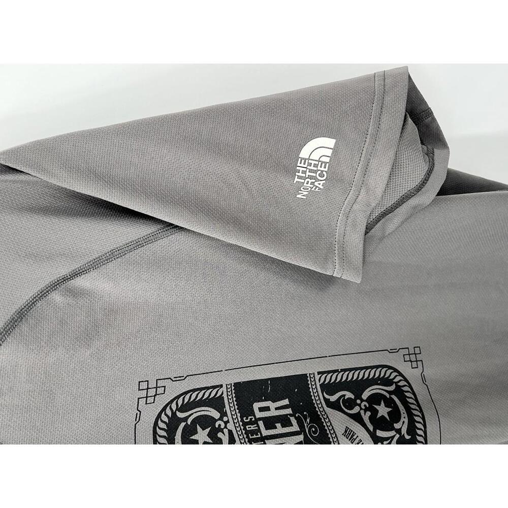 The North Face Moisture-Wicking Activewear T-Shirt Gray Size‎ L - Picture 2 of 7